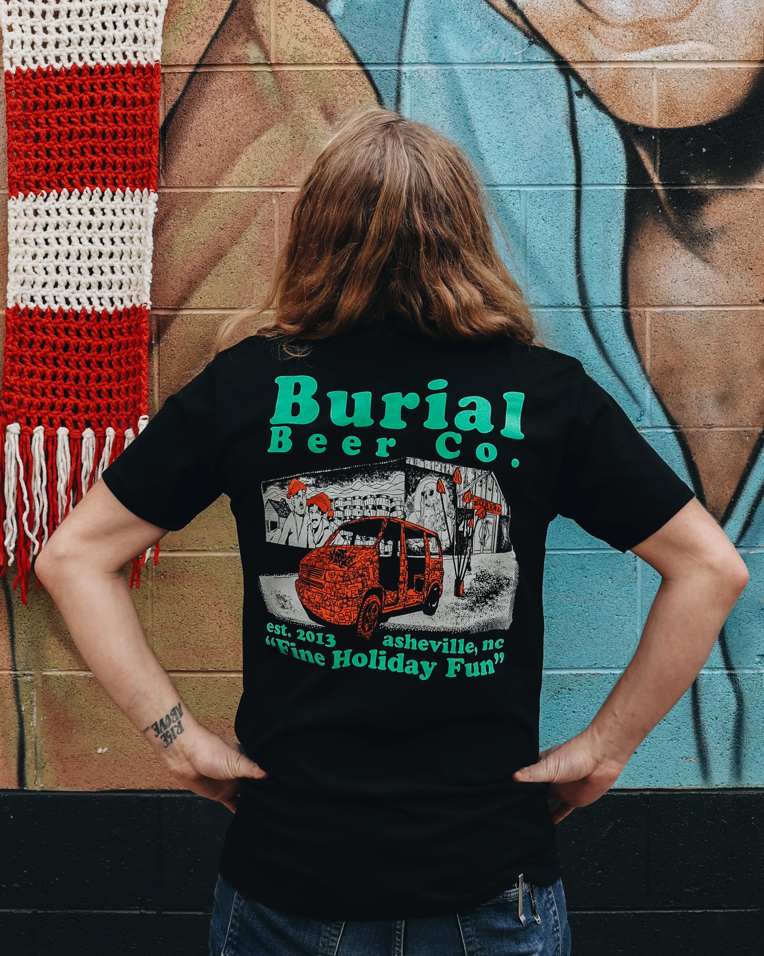 South Slope Dive Bar Tee Black/HOLIDAY